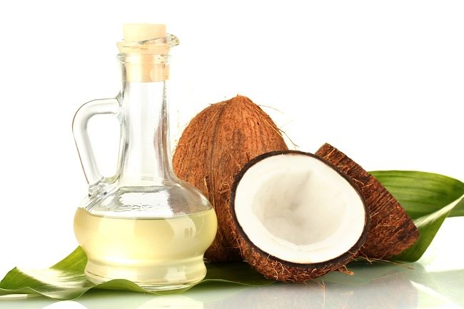 Ketahui faedah dan cara membuat minyak kelapa sendiri di rumah