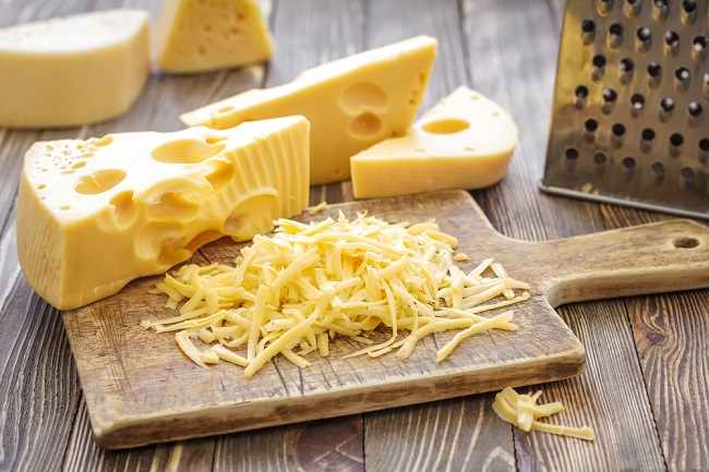 おいしいだけでなく、これらは健康のためのチーズの6つの利点です