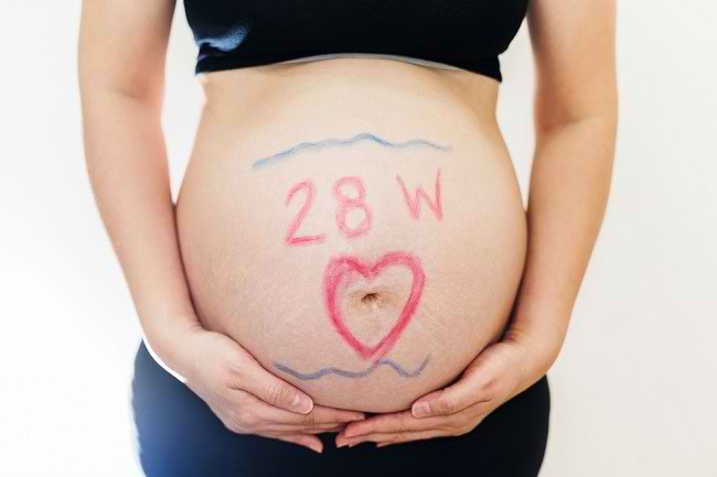 Maklumat Perkembangan Janin 28 Minggu dan Perubahan Tubuh Ibu
