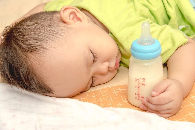 Ibu, Kenali Tanda Alergi Bayi Anda terhadap Susu Lembu