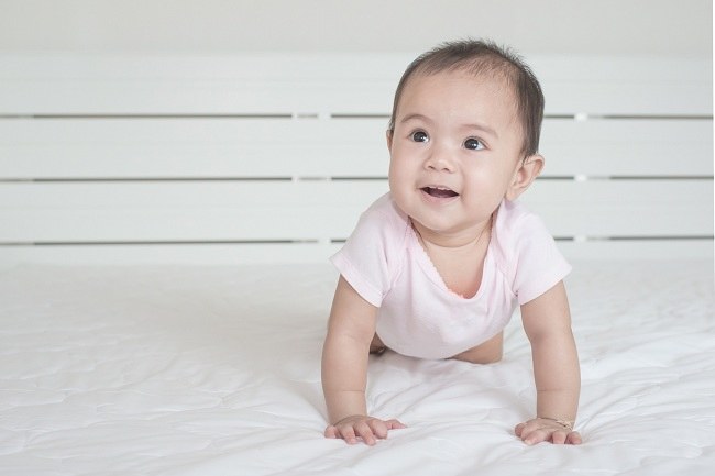 Bayi 7 Bulan: Mula Merangkak