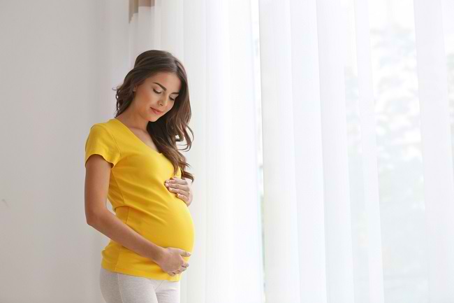 7 أشهر من الحمل: يبدأ الطفل في أن يكون في وضع جاهز للولادة