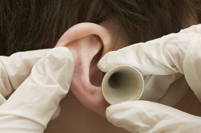 Проверете гърлото на ухото си с УНГ лекар